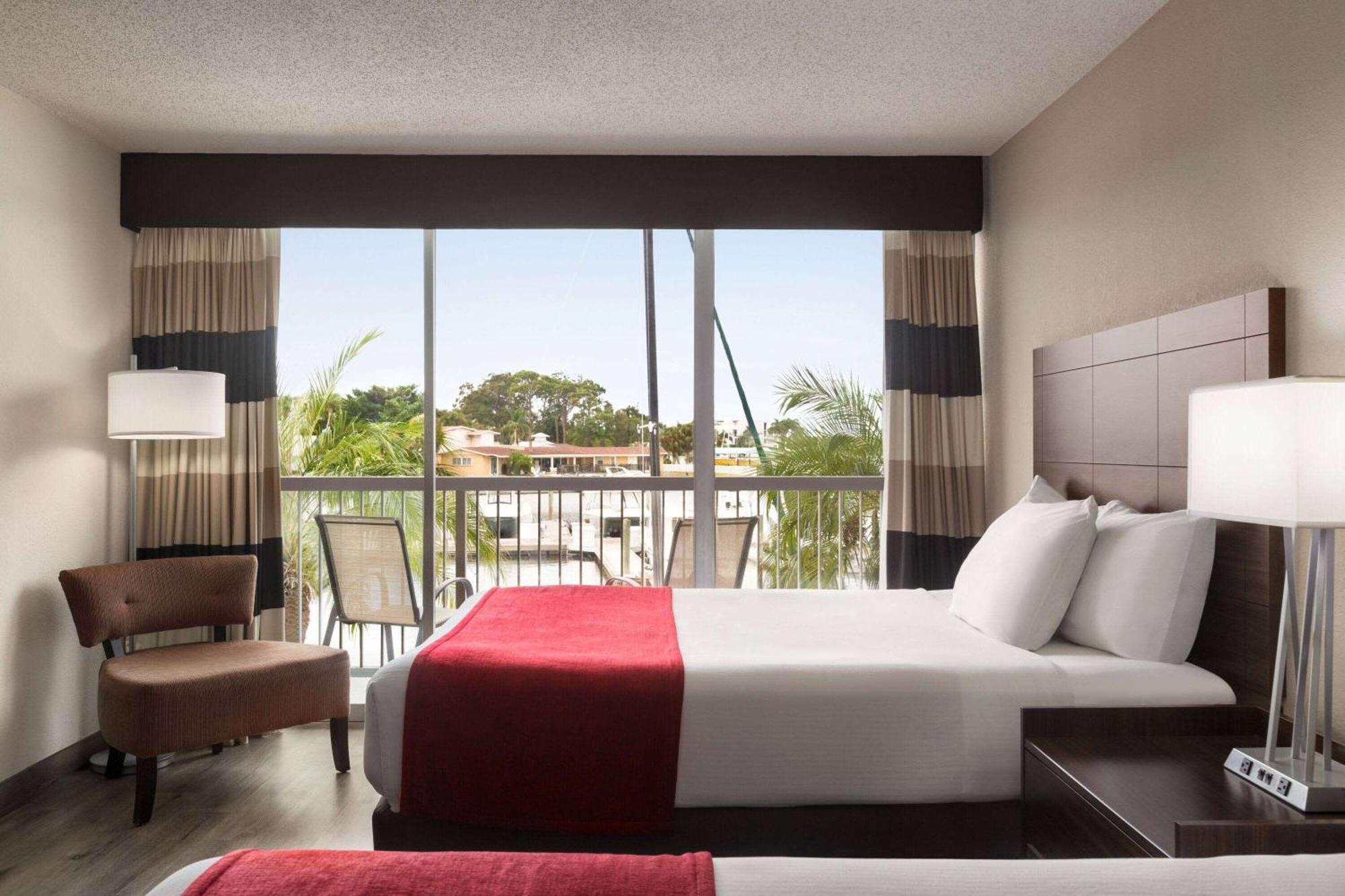 Ramada By Wyndham Sarasota Waterfront Otel Dış mekan fotoğraf
